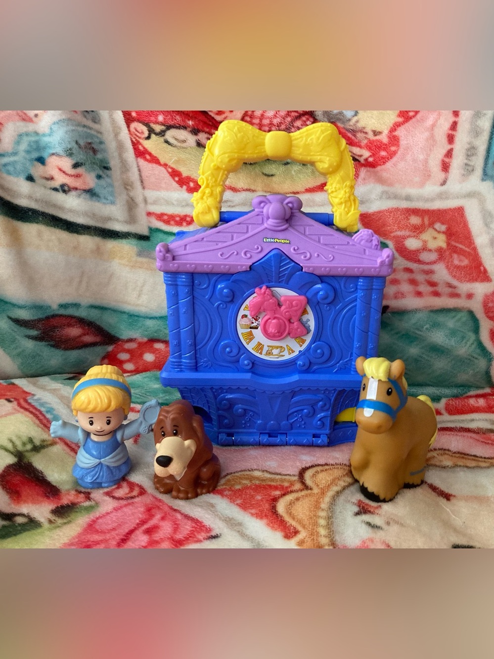 Fisher-Price Little People Disney Princess Cinderella On-the-Go Playset
